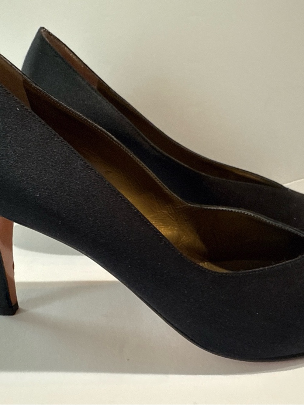 Yves Saint Laurent Black Pointed Toe Pumps 9.5 - Picture 11 of 14